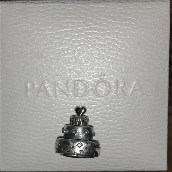 Pandora birthday cake charm - Picture 2 of 4